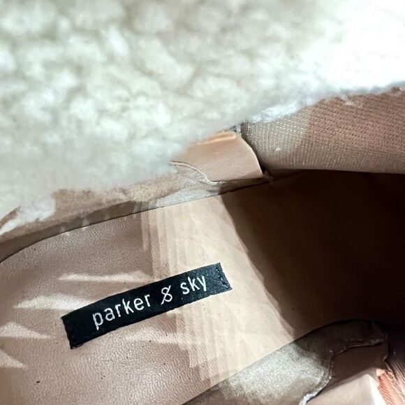Parker & Sky Ankle Booties Women’s size 10 Khaki color. Sherpa lining. Zipper - Picture 7 of 13